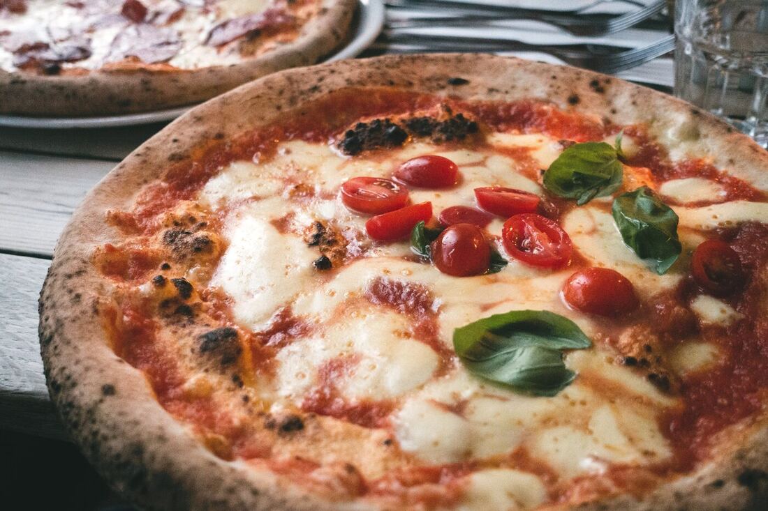 Italiener Brackenheim, La Terrazza: Pizza Margherita mit Kirschtomaten und Basilikum